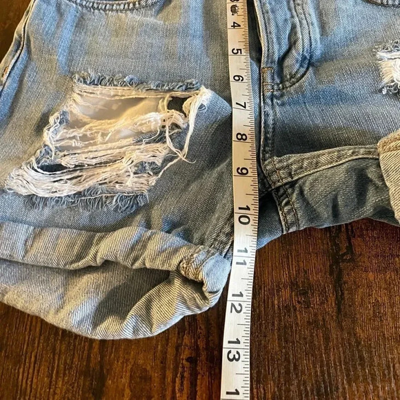 Topshop Moto Hayden Ripped shorts - Picture 6 of 13